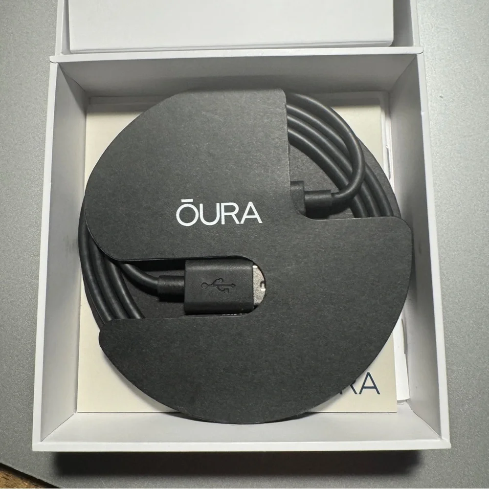 Oura Heritage Ring - Gen3-STEALTH Size 8 - Picture 5 of 6